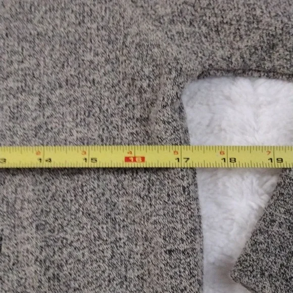 Roots hoodie for youth - Picture 4 of 5